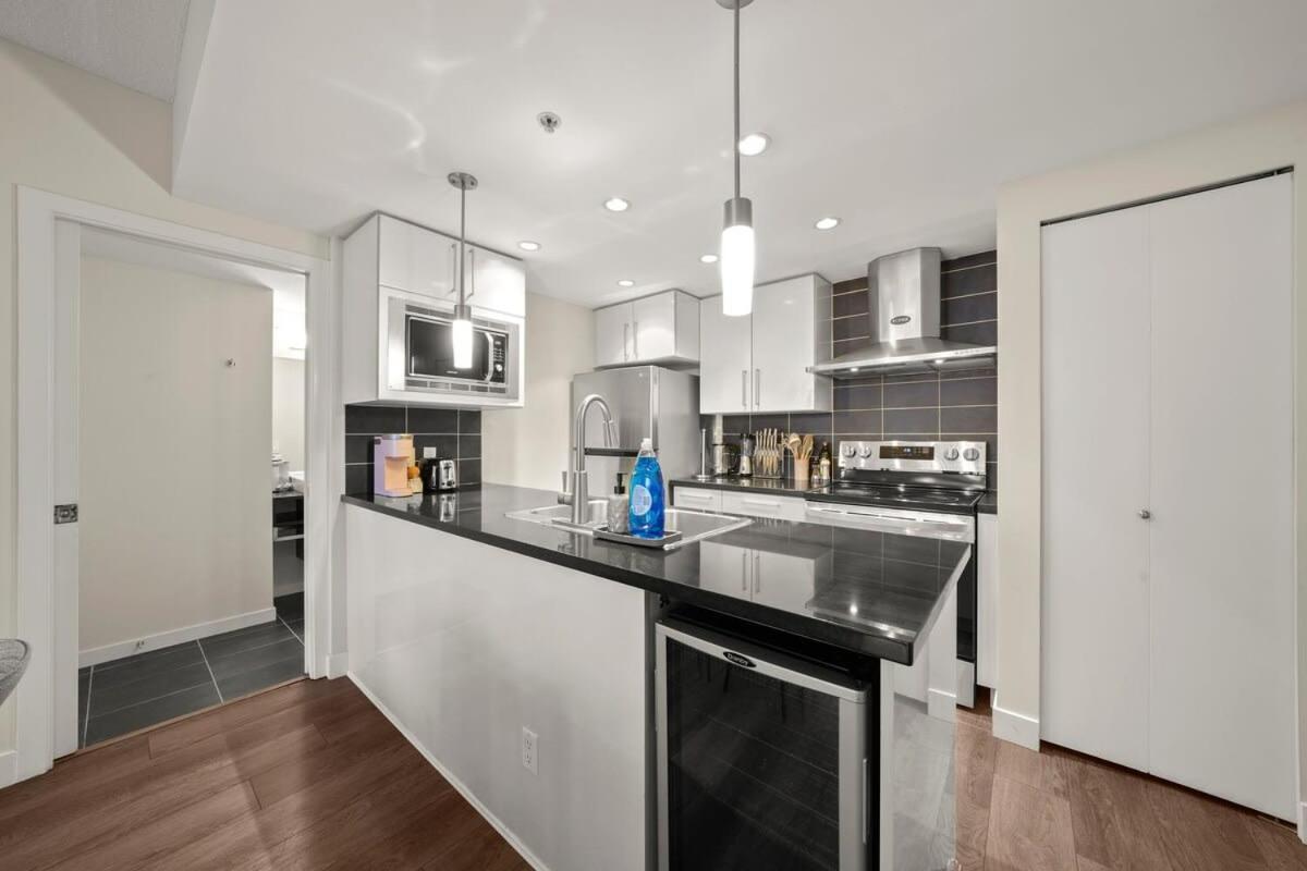 וונקובר Dazzling Condo By Stadium Downtown With Free Parking מראה חיצוני תמונה